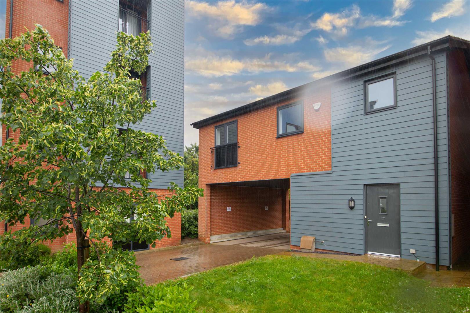 2 bed property in Norden Mead, Milton Keynes